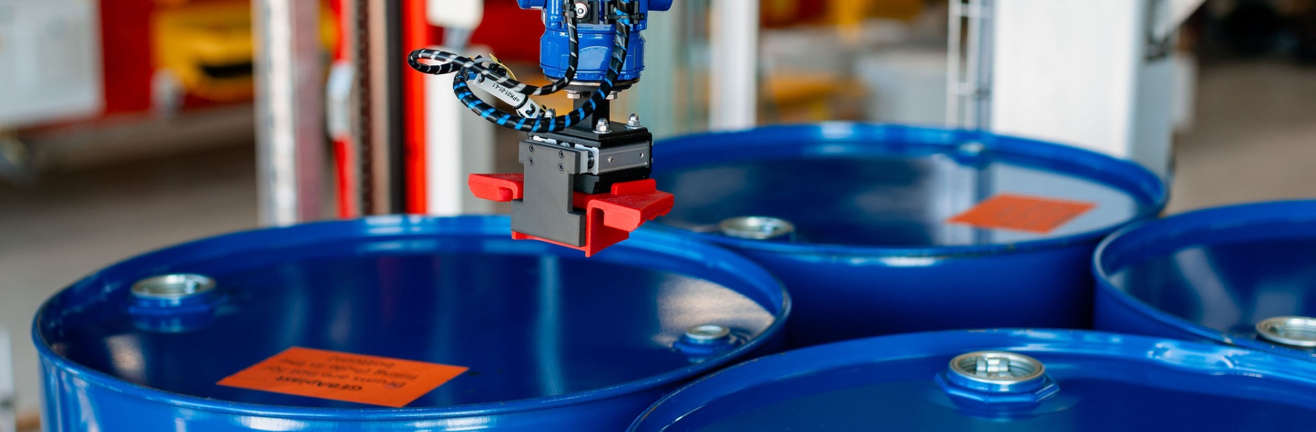 Asegurado automatizado de tambores para una logística segura y-eficiente